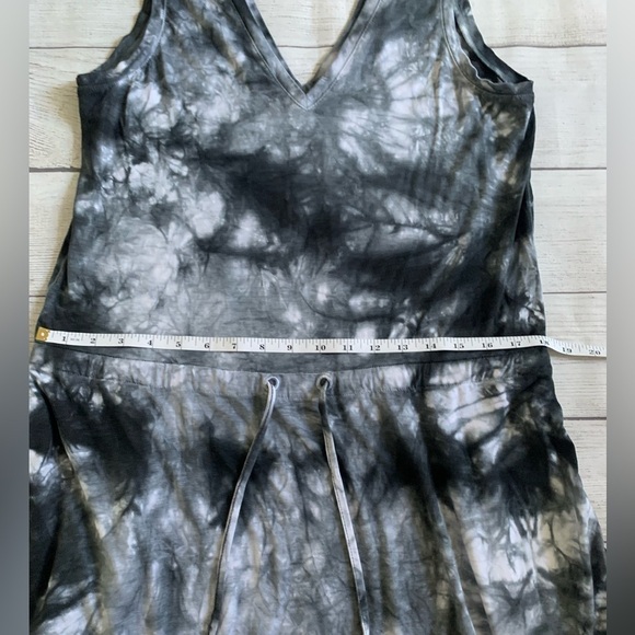 Sweaty Betty Take It Easy Drop Waist Dress in Gray/White Tie-Dye Print, Size XS - Picture 9 of 11